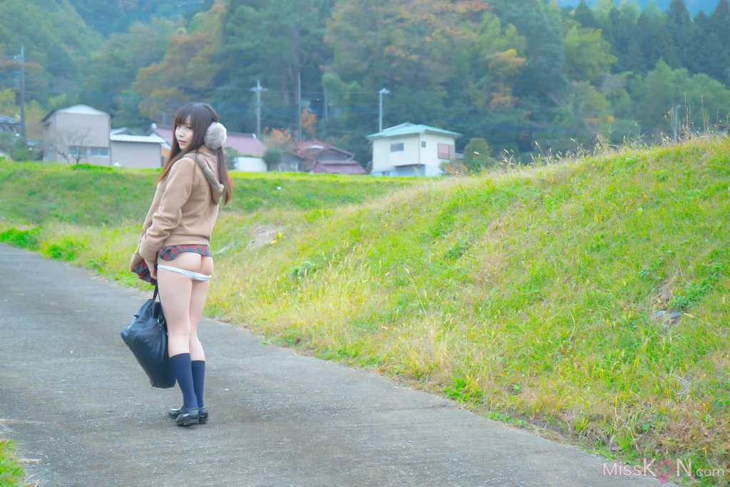 [JP] Megumi Aisaka (逢坂愛): Megu Ism メグ伊豆ム (586 photos)