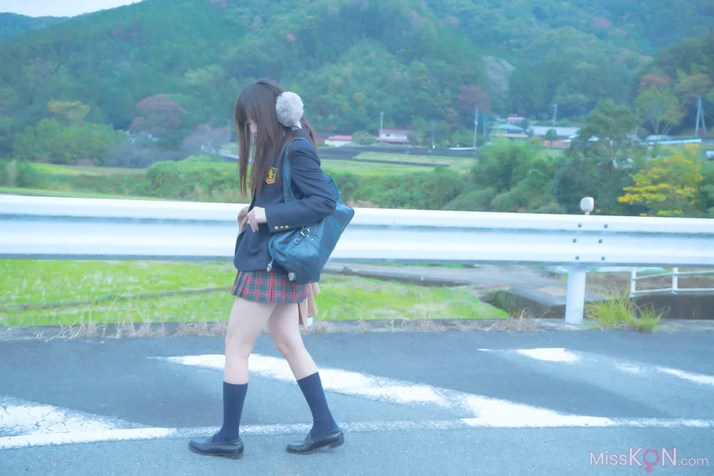 [JP] Megumi Aisaka (逢坂愛): Megu Ism メグ伊豆ム (586 photos)