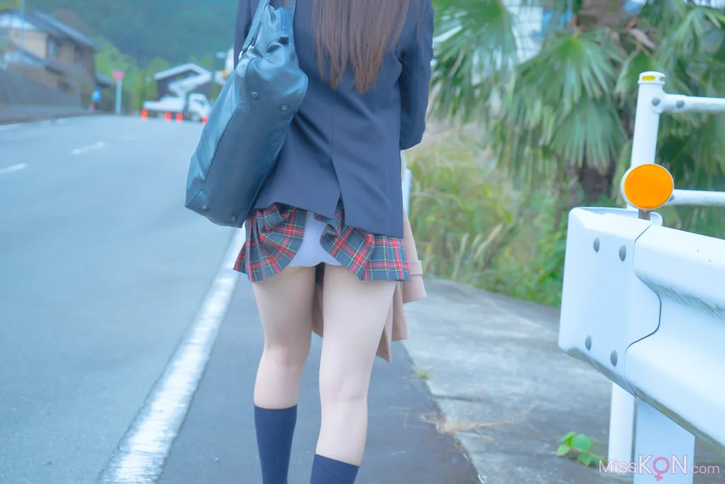 [JP] Megumi Aisaka (逢坂愛): Megu Ism メグ伊豆ム (586 photos)