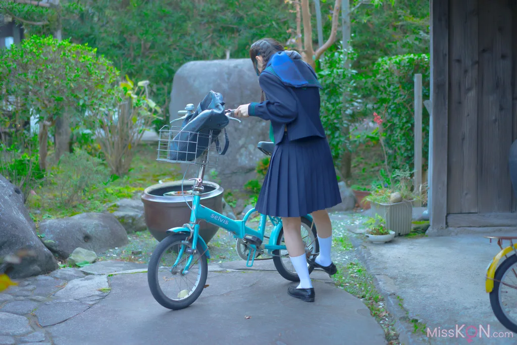 [JP] Megumi Aisaka (逢坂愛): Megu Ism メグ伊豆ム (586 photos)