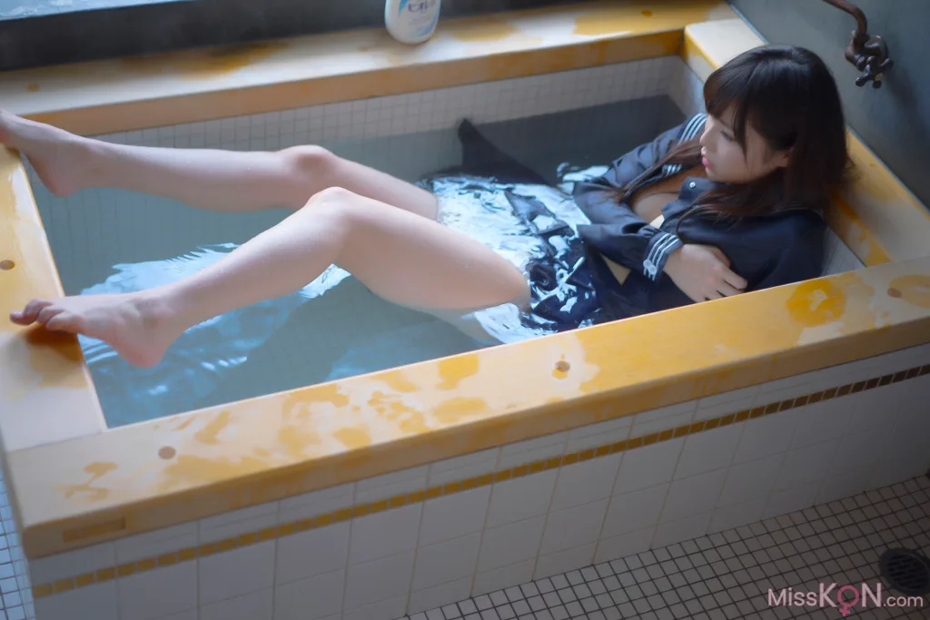 [JP] Megumi Aisaka (逢坂愛): Megu Ism メグ伊豆ム (586 photos)