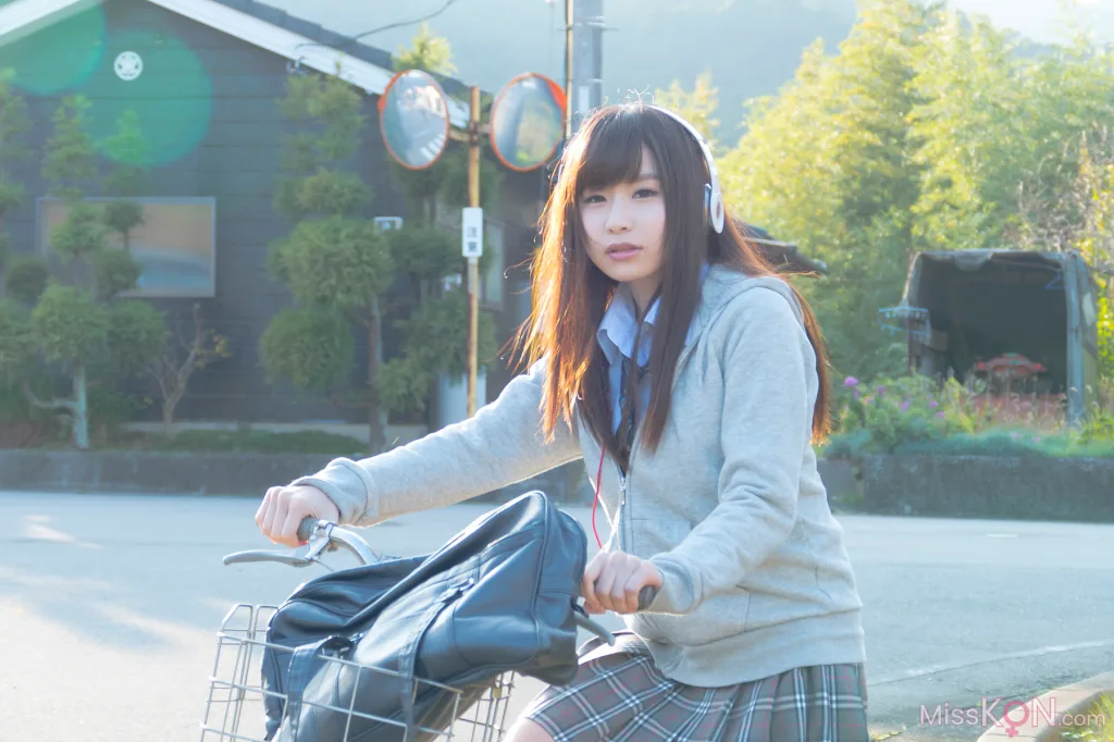 [JP] Megumi Aisaka (逢坂愛): Megu Ism メグ伊豆ム (586 photos)