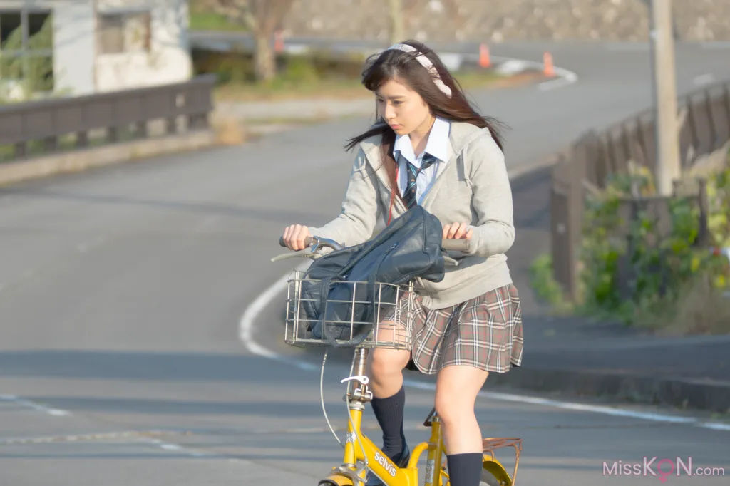 [JP] Megumi Aisaka (逢坂愛): Megu Ism メグ伊豆ム (586 photos)