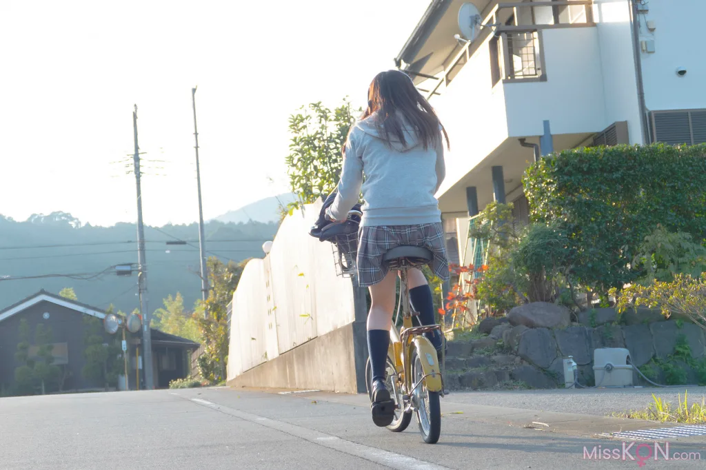 [JP] Megumi Aisaka (逢坂愛): Megu Ism メグ伊豆ム (586 photos)
