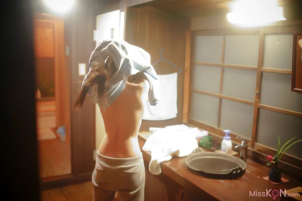 [JP] Megumi Aisaka (逢坂愛): Megu Ism メグ伊豆ム (586 photos)