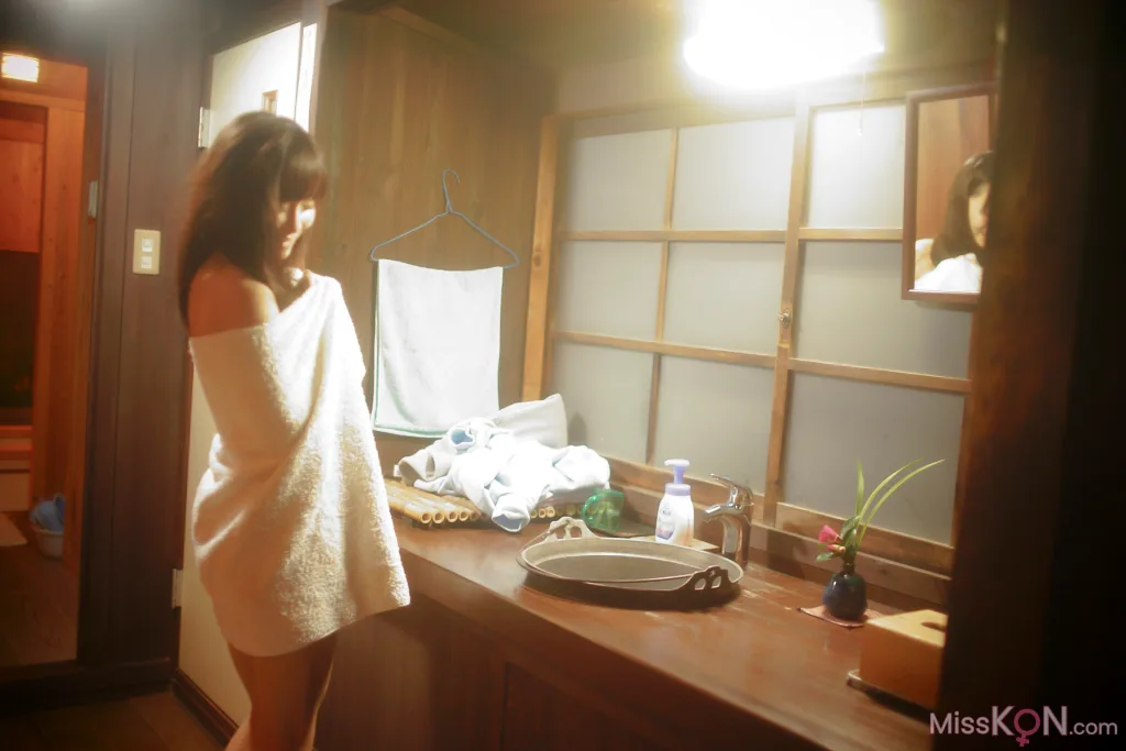 [JP] Megumi Aisaka (逢坂愛): Megu Ism メグ伊豆ム (586 photos)