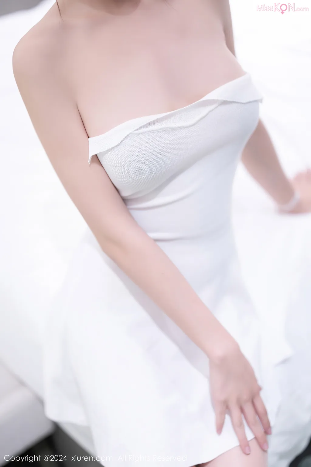 XIUREN No.7926 – 7935 (797 photos)