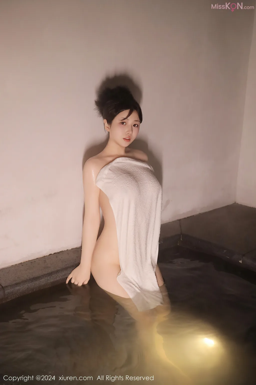 XIUREN No.7976 – 7985 (810 photos)