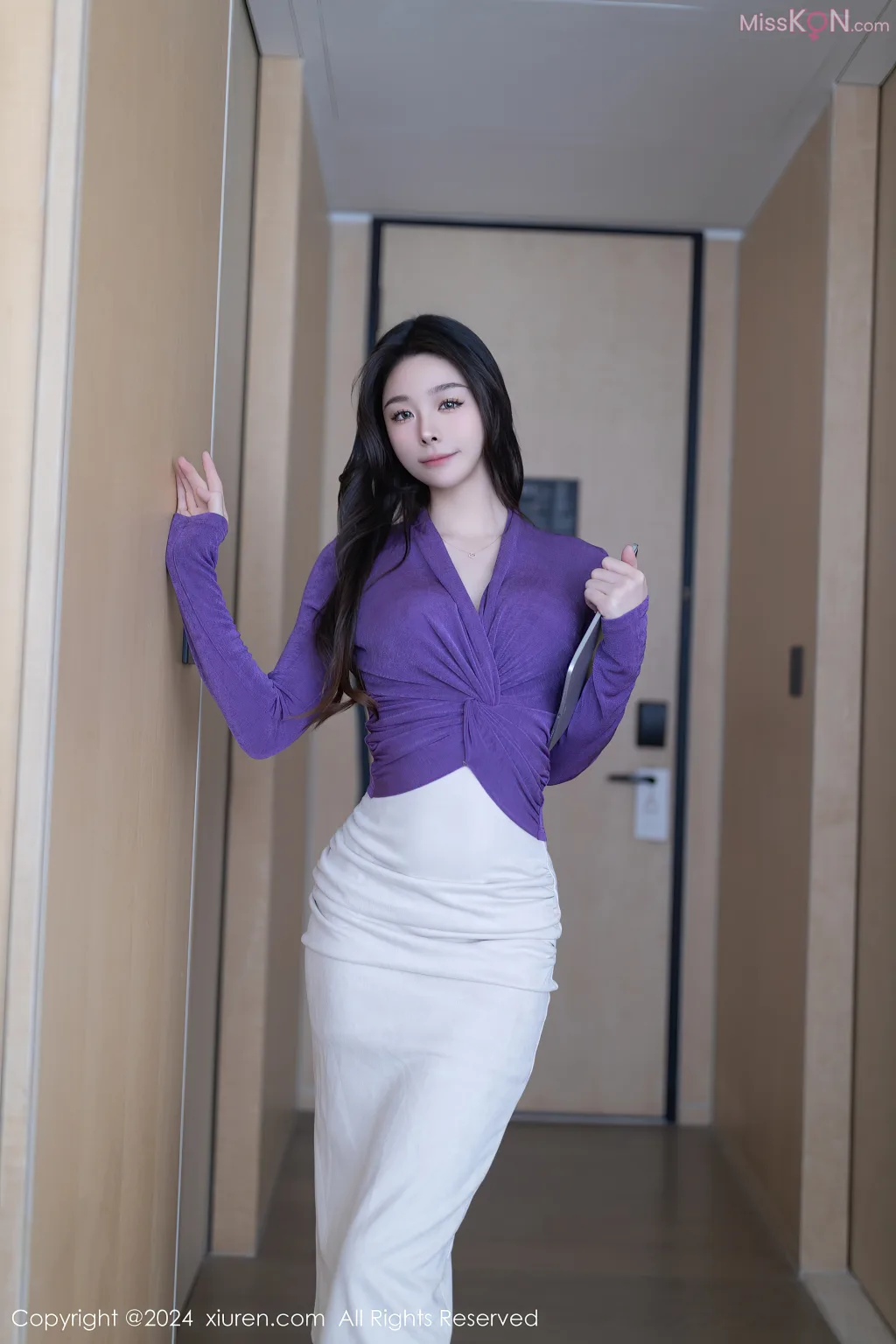 XIUREN No.7976 – 7985 (810 photos)