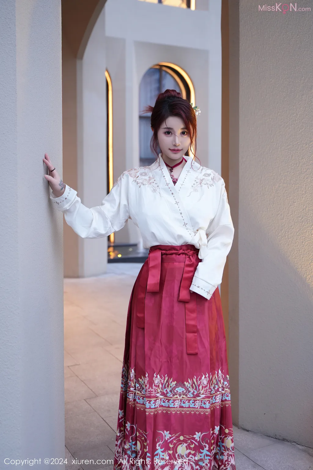 XIUREN No.7976 – 7985 (810 photos)