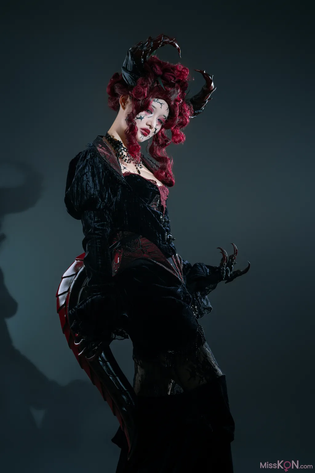 Coser@云溪溪 (Yunx1x1) & 奶桃桃: 似我 菲尔·尤洛安 (12 photos)