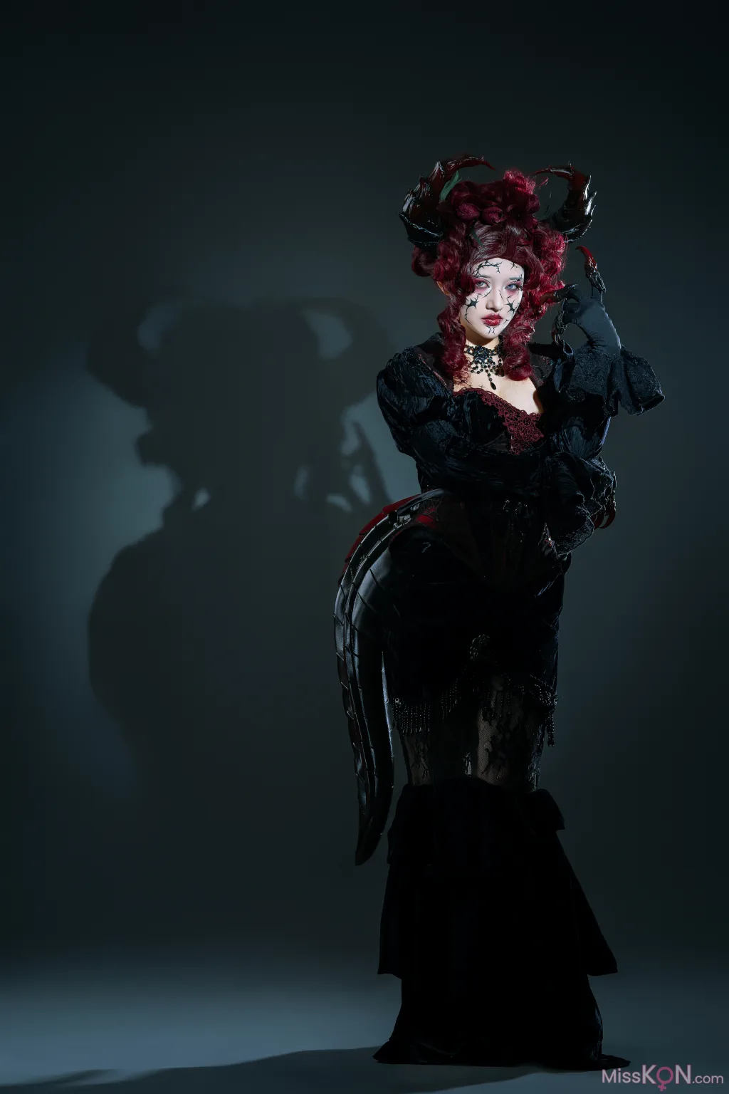 Coser@云溪溪 (Yunx1x1) & 奶桃桃: 似我 菲尔·尤洛安 (12 photos)