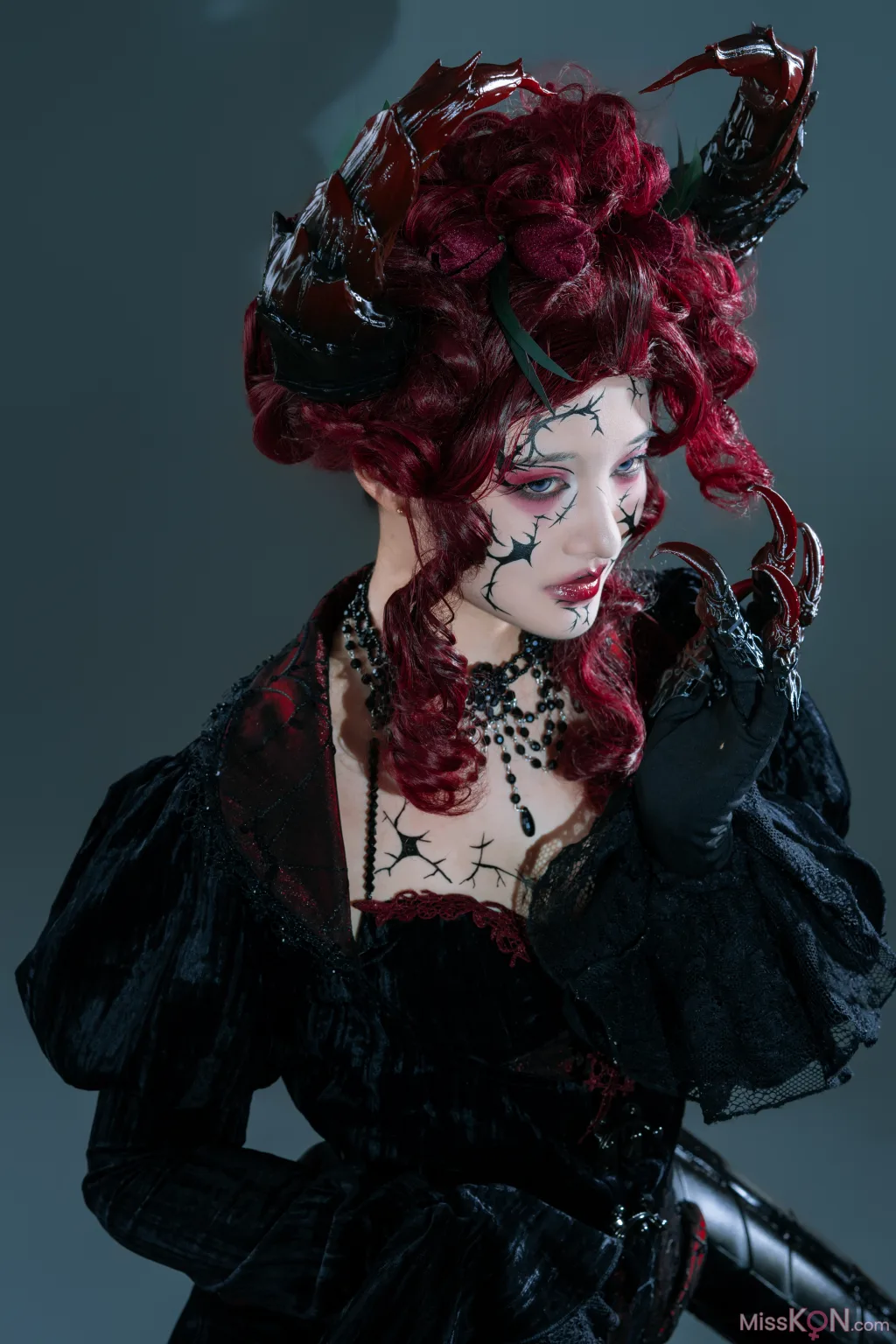 Coser@云溪溪 (Yunx1x1) & 奶桃桃: 似我 菲尔·尤洛安 (12 photos)