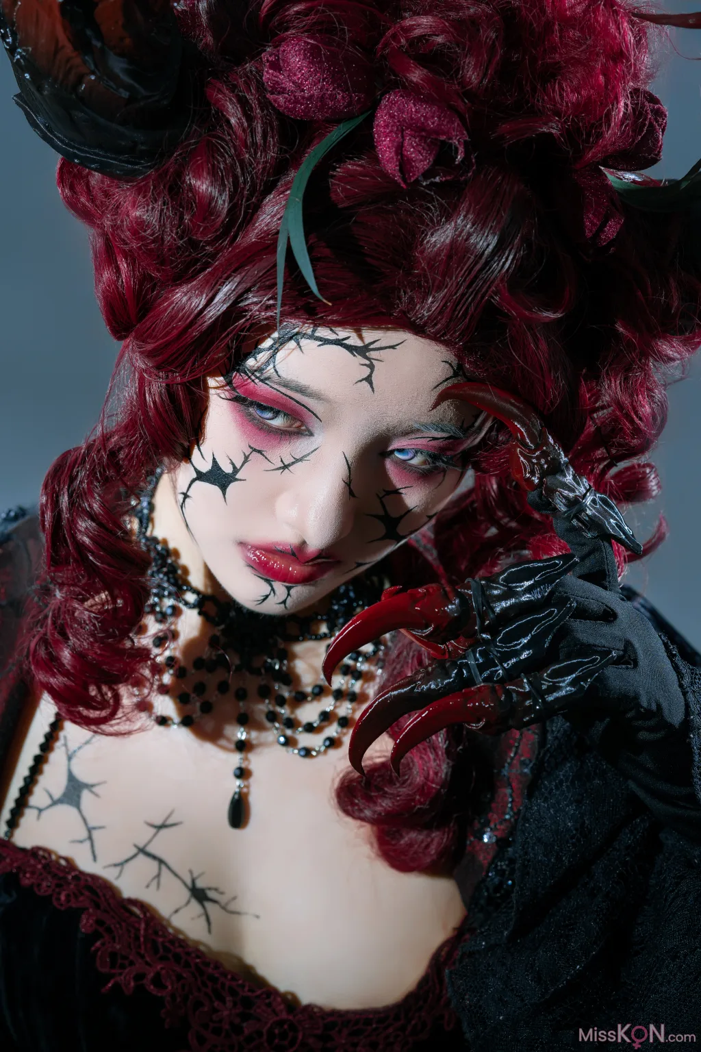 Coser@云溪溪 (Yunx1x1) & 奶桃桃: 似我 菲尔·尤洛安 (12 photos)
