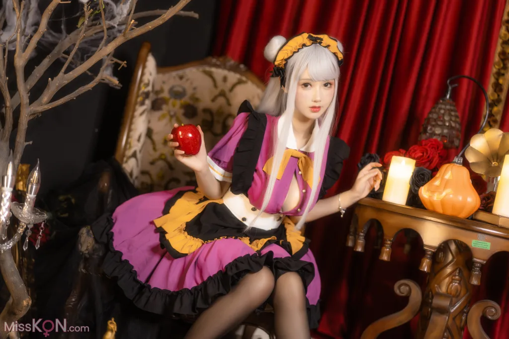 Coser@羽生三未: 万圣黑丝女仆 (37 photos)
