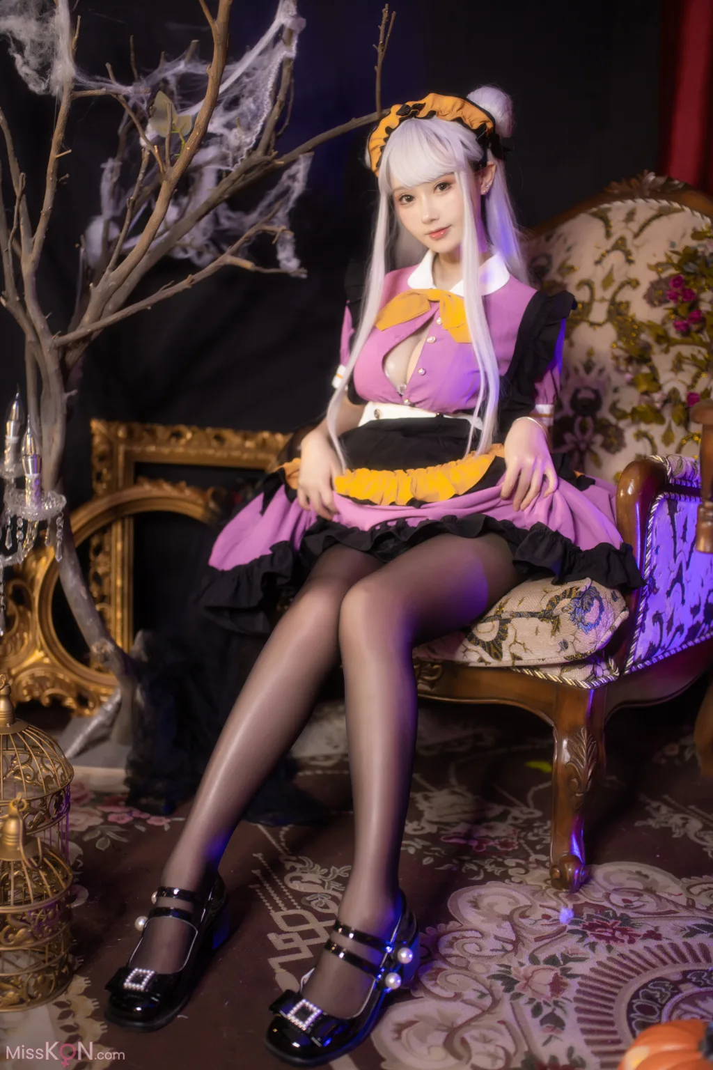 Coser@羽生三未: 万圣黑丝女仆 (37 photos)