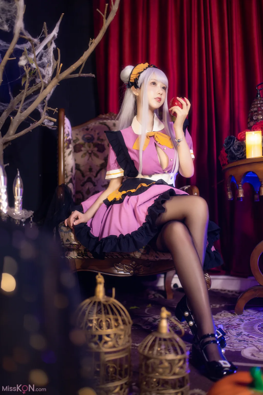 Coser@羽生三未: 万圣黑丝女仆 (37 photos)