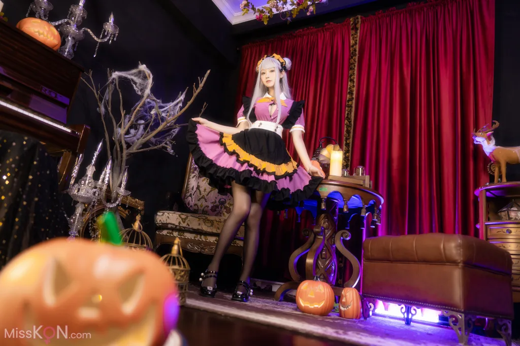 Coser@羽生三未: 万圣黑丝女仆 (37 photos)