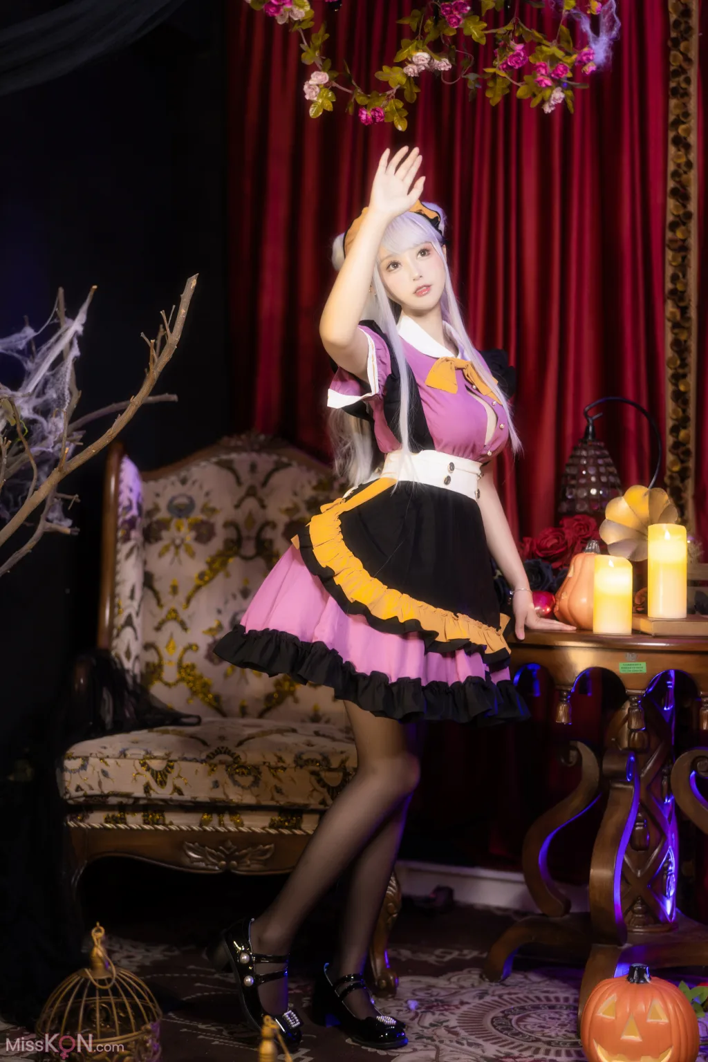 Coser@羽生三未: 万圣黑丝女仆 (37 photos)