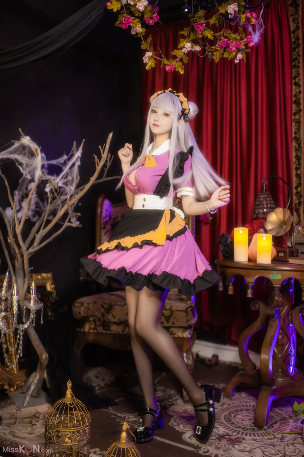 Coser@羽生三未: 万圣黑丝女仆 (37 photos)