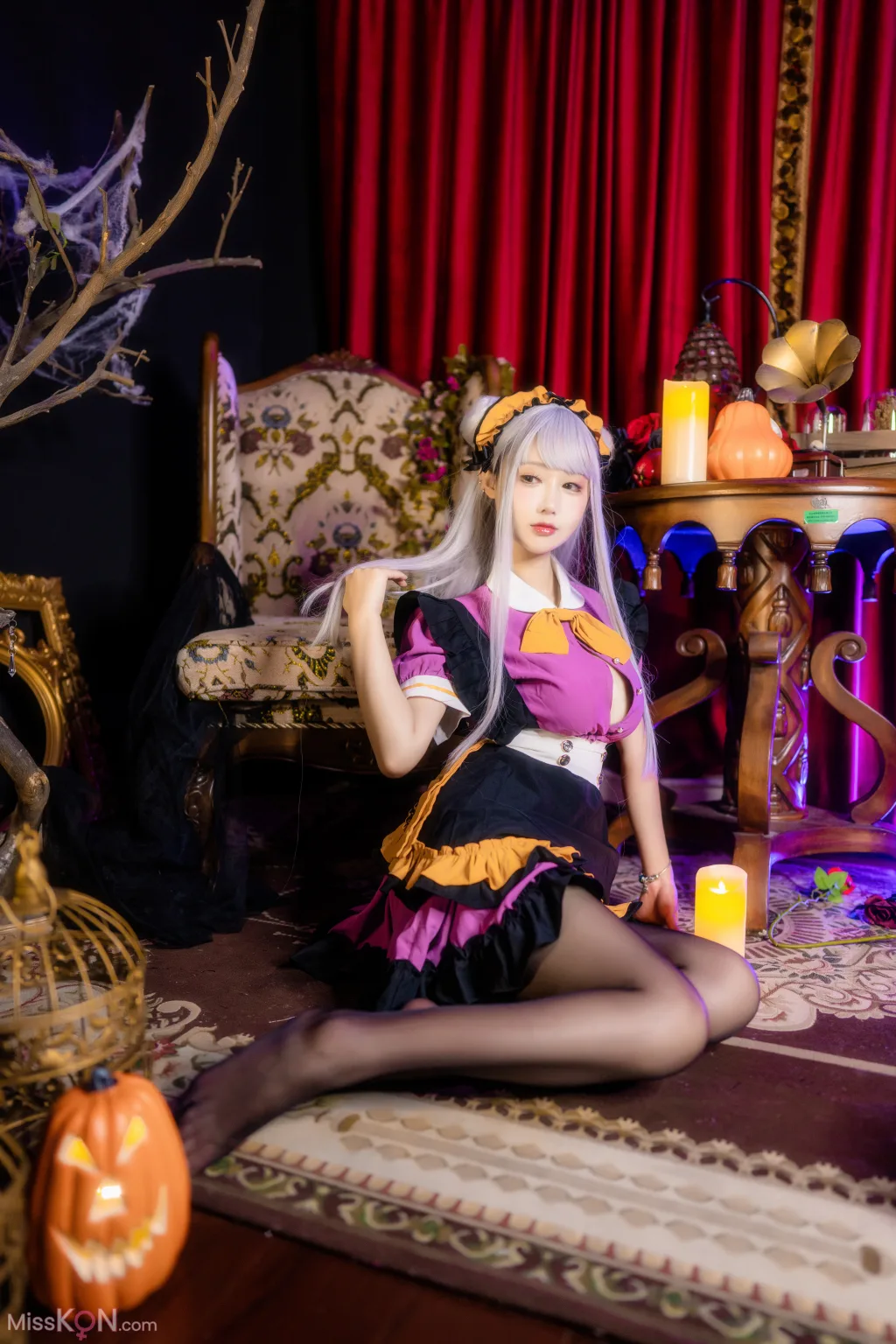 Coser@羽生三未: 万圣黑丝女仆 (37 photos)