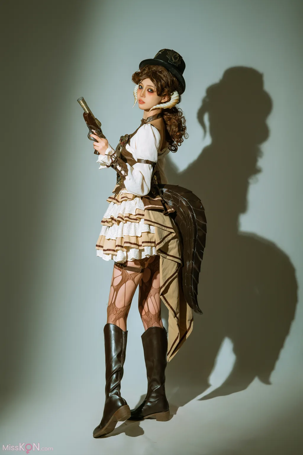 Coser@云溪溪 (Yunx1x1): 菠萝 阿留塔斯·菲尼 (15 photos)