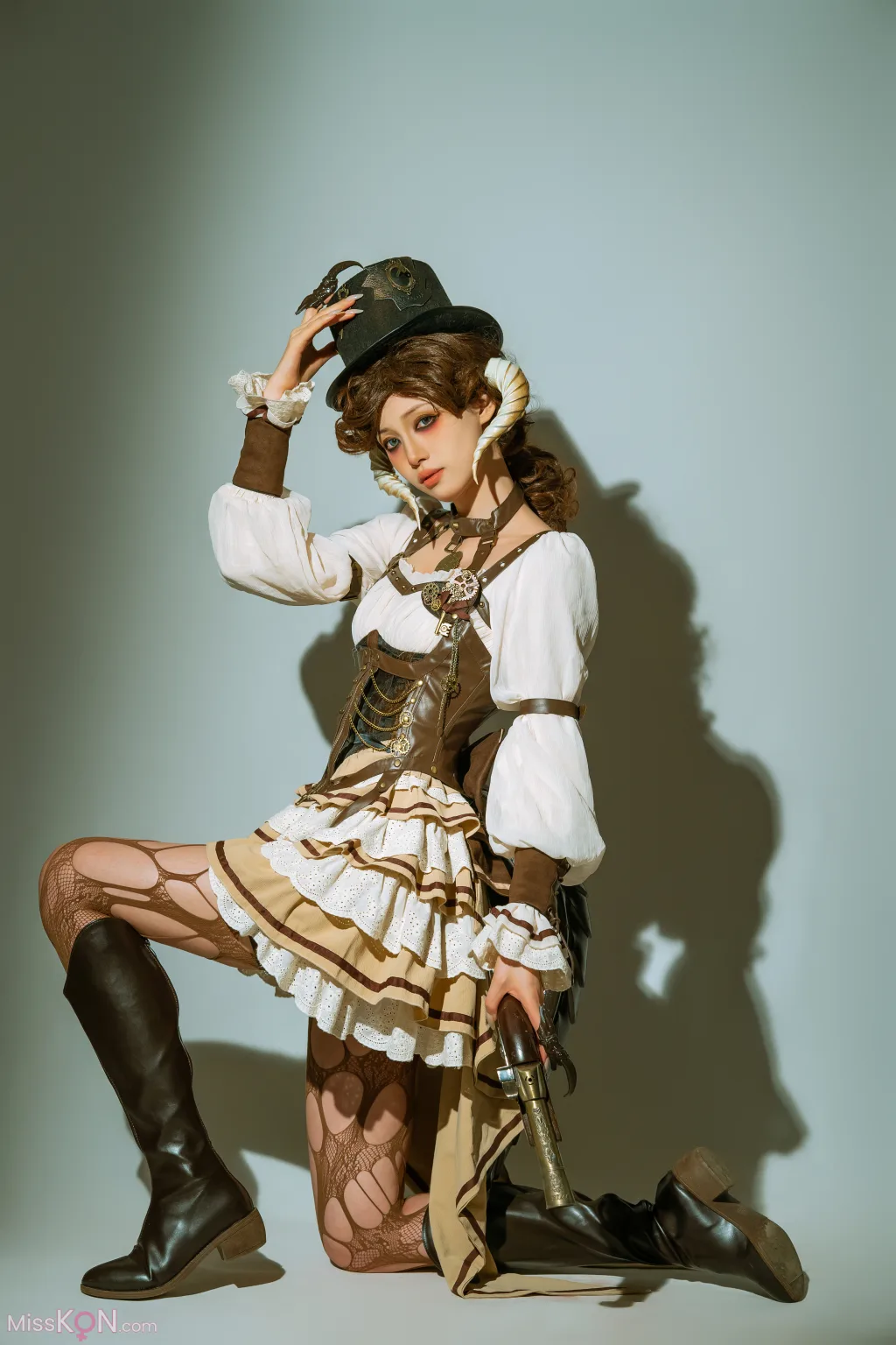 Coser@云溪溪 (Yunx1x1): 菠萝 阿留塔斯·菲尼 (15 photos)