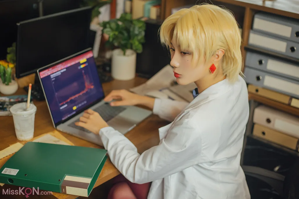 Coser@如月灰: 赤木律子 (36 photos)