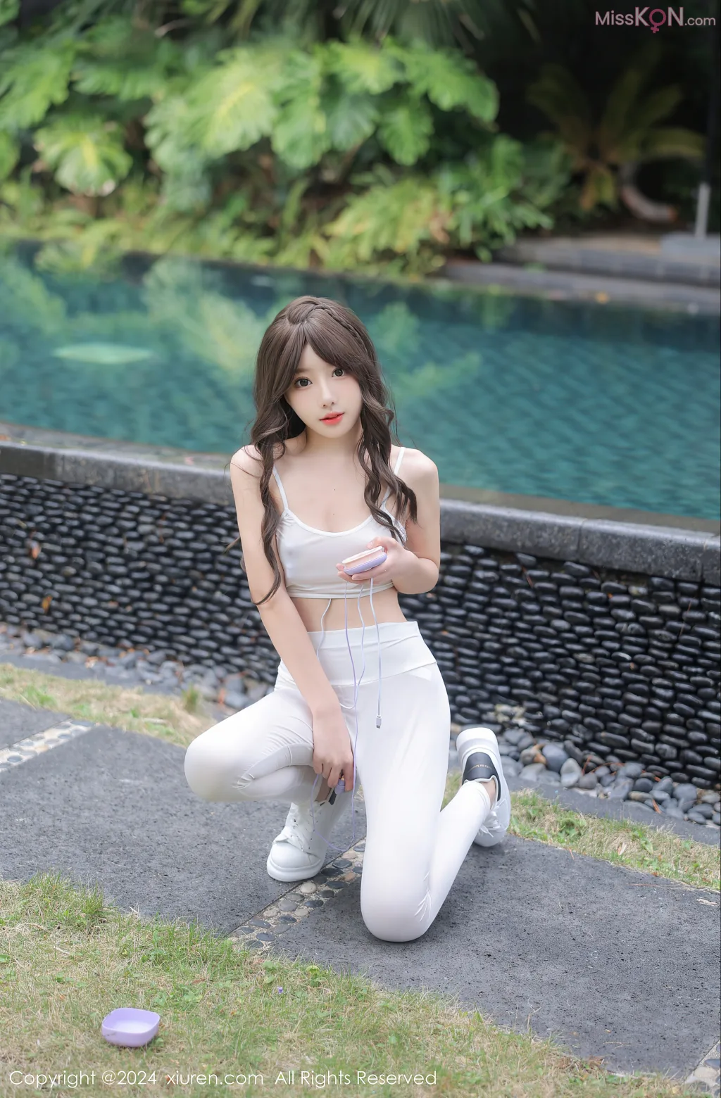 XIUREN No.8126 – 8135 (795 photos)