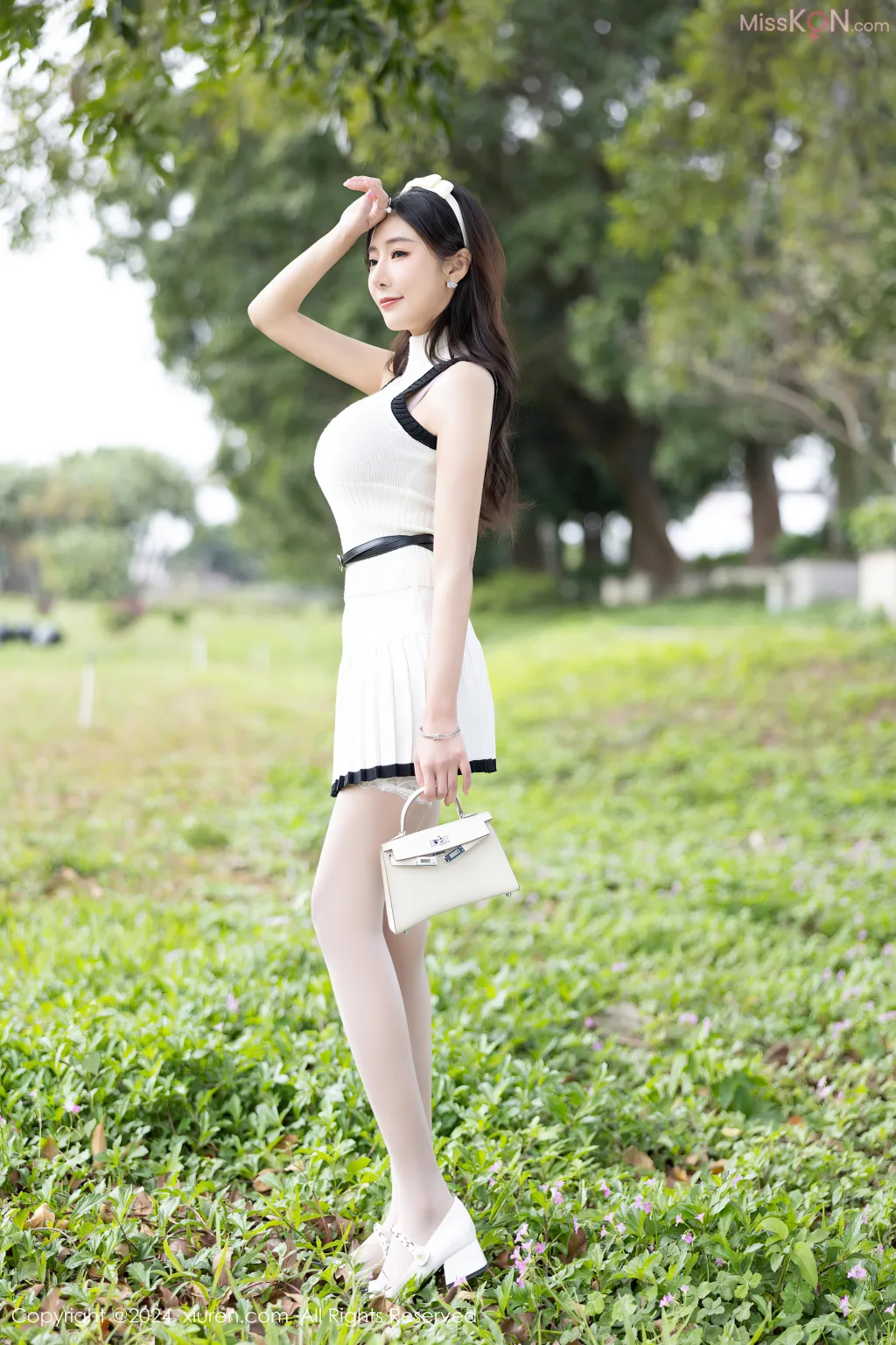 XIUREN No.8326 – 8335 (816 photos)