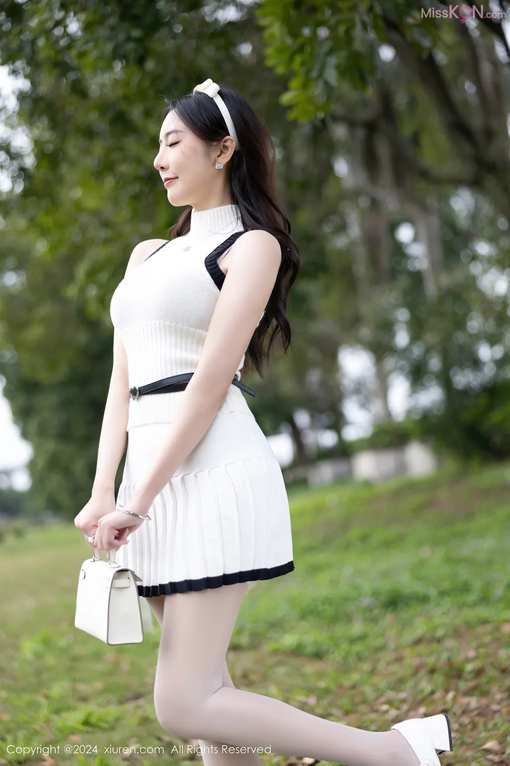 XIUREN No.8326 – 8335 (816 photos)