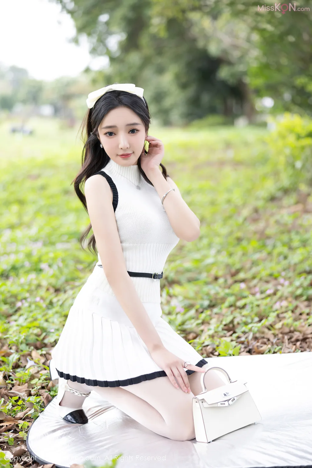XIUREN No.8326 – 8335 (816 photos)
