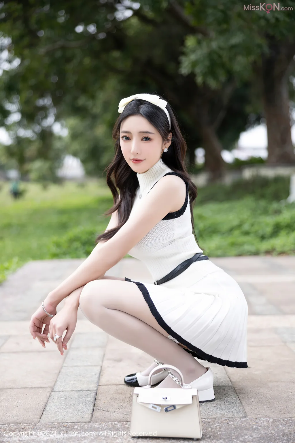 XIUREN No.8326 – 8335 (816 photos)