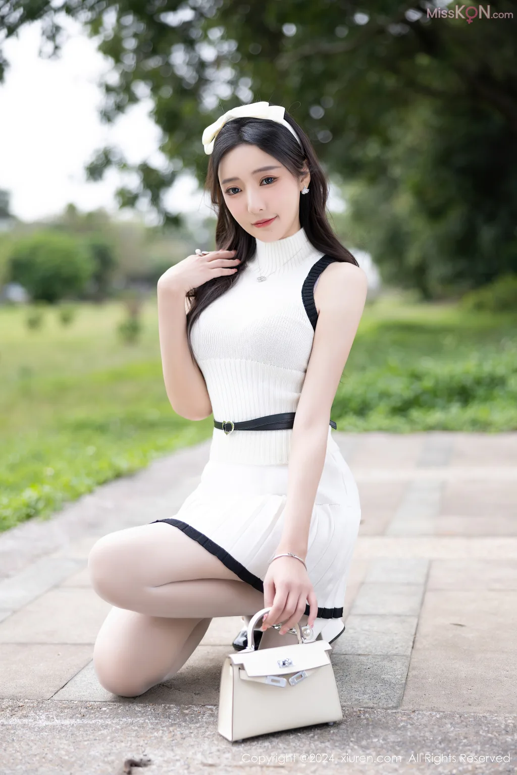 XIUREN No.8326 – 8335 (816 photos)