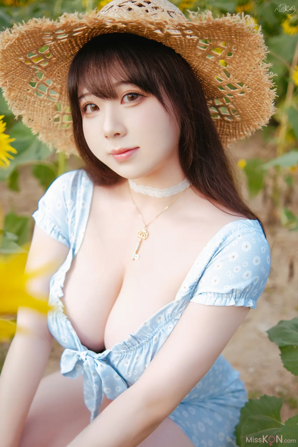 Coser@皮皮奶可可爱了啦: 彼女向日葵 (35 photos)