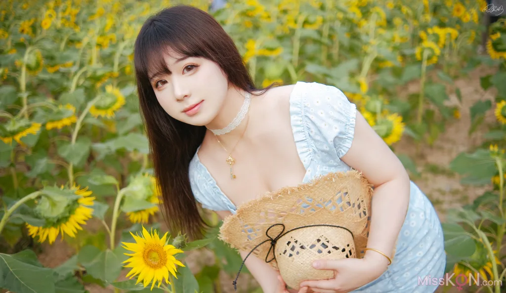 Coser@皮皮奶可可爱了啦: 彼女向日葵 (35 photos)