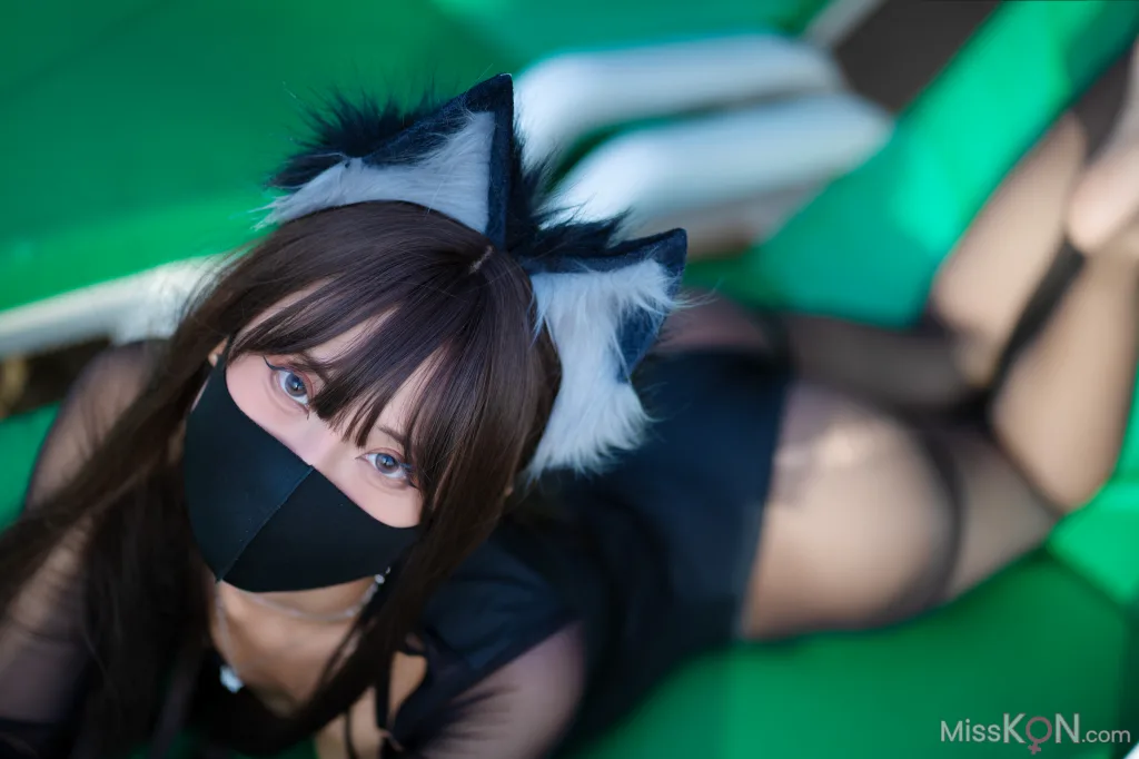 Coser@职业奶妈三水子: 黑丝泳装 (70 photos)