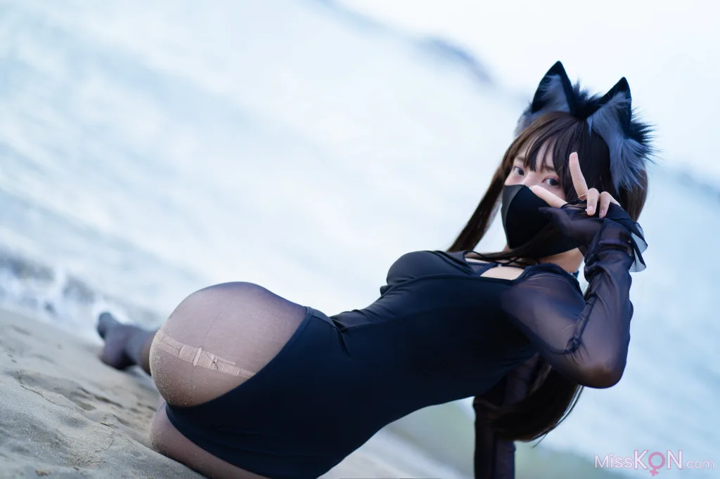 Coser@职业奶妈三水子: 黑丝泳装 (70 photos)