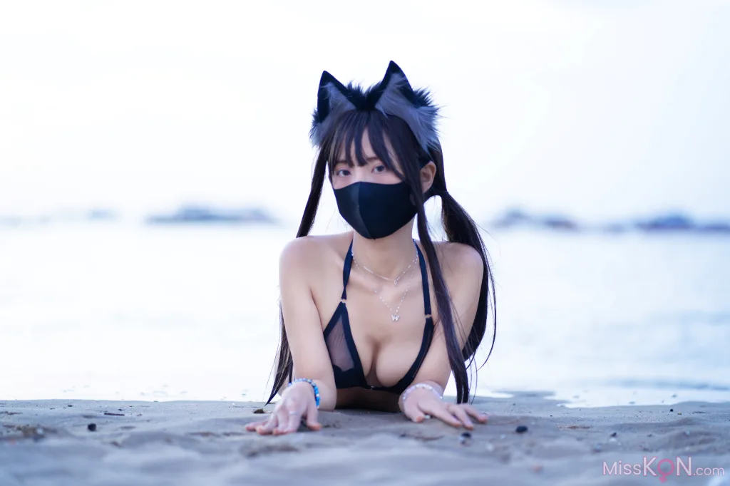 Coser@职业奶妈三水子: 黑丝泳装 (70 photos)