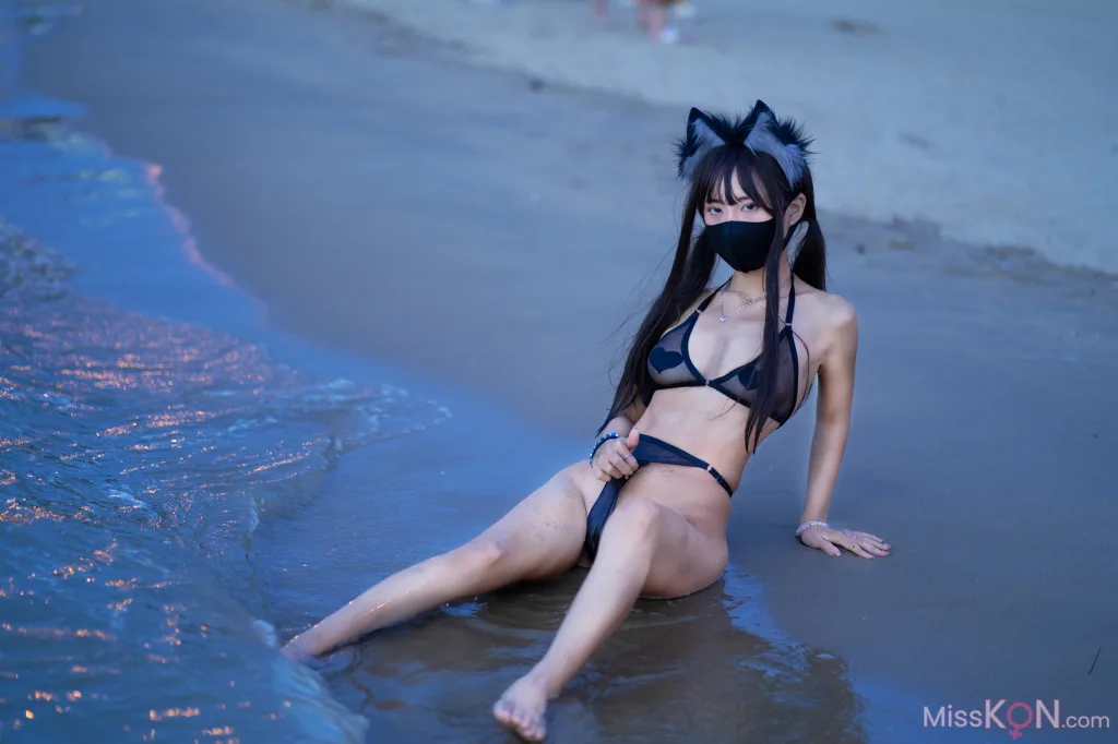 Coser@职业奶妈三水子: 黑丝泳装 (70 photos)