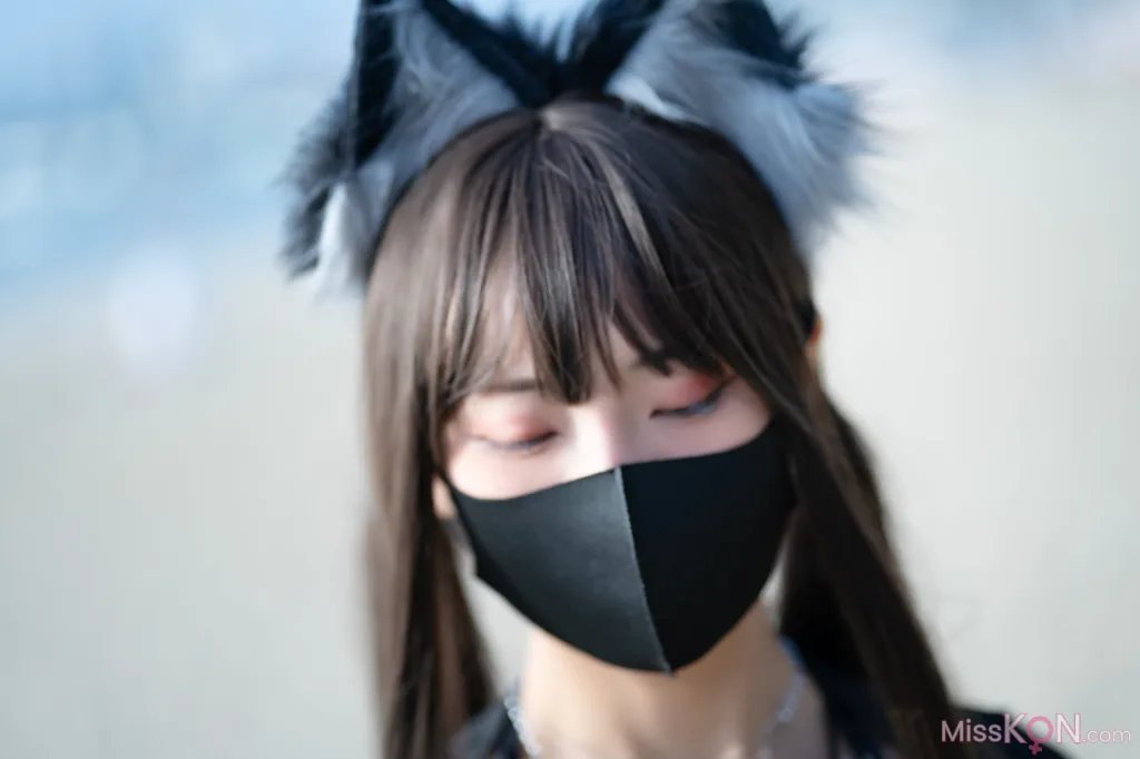 Coser@职业奶妈三水子: 黑丝泳装 (70 photos)