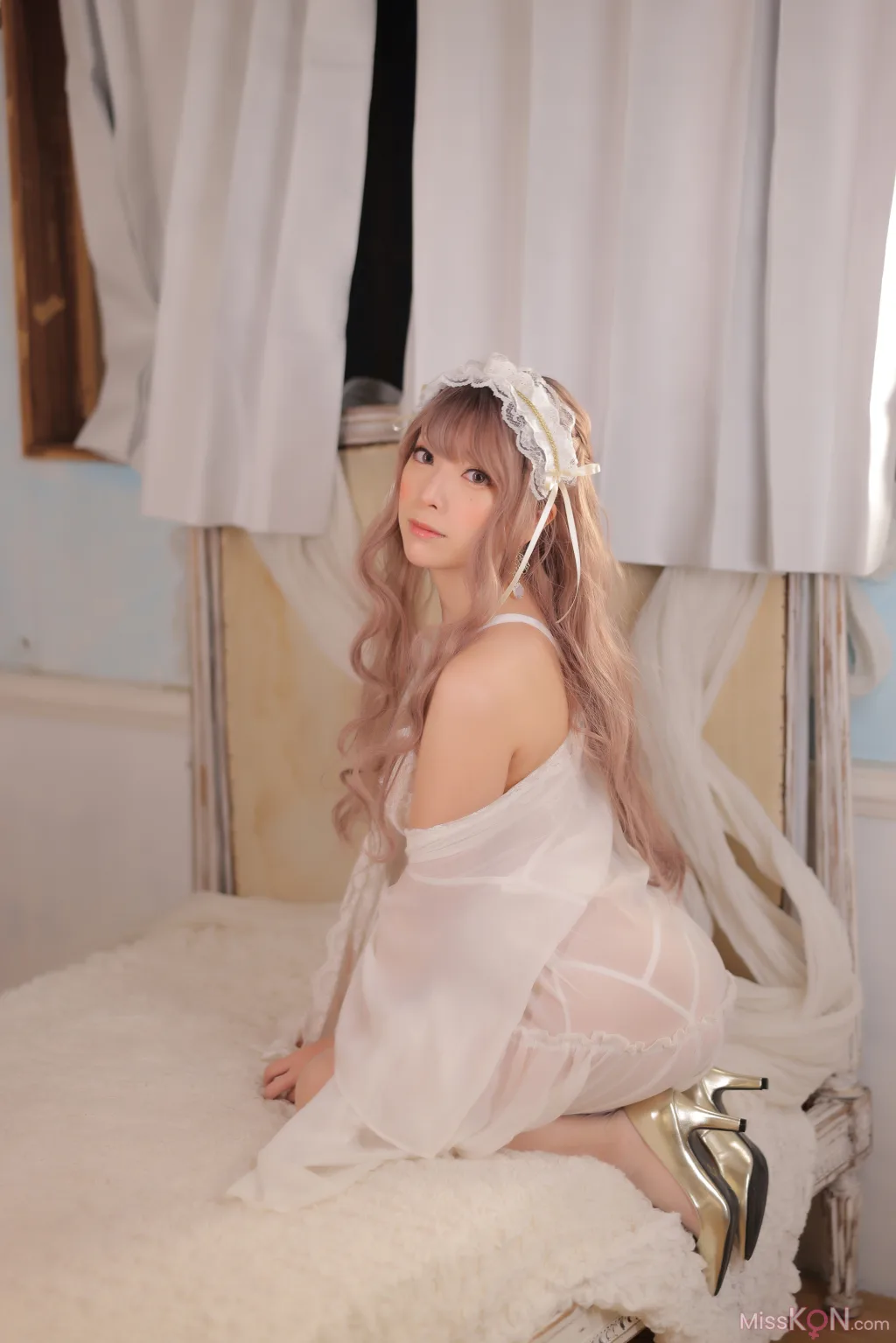 [JP] Miyamoto Saki (宮本彩希): 写真集 『blanc』 (129 photos)
