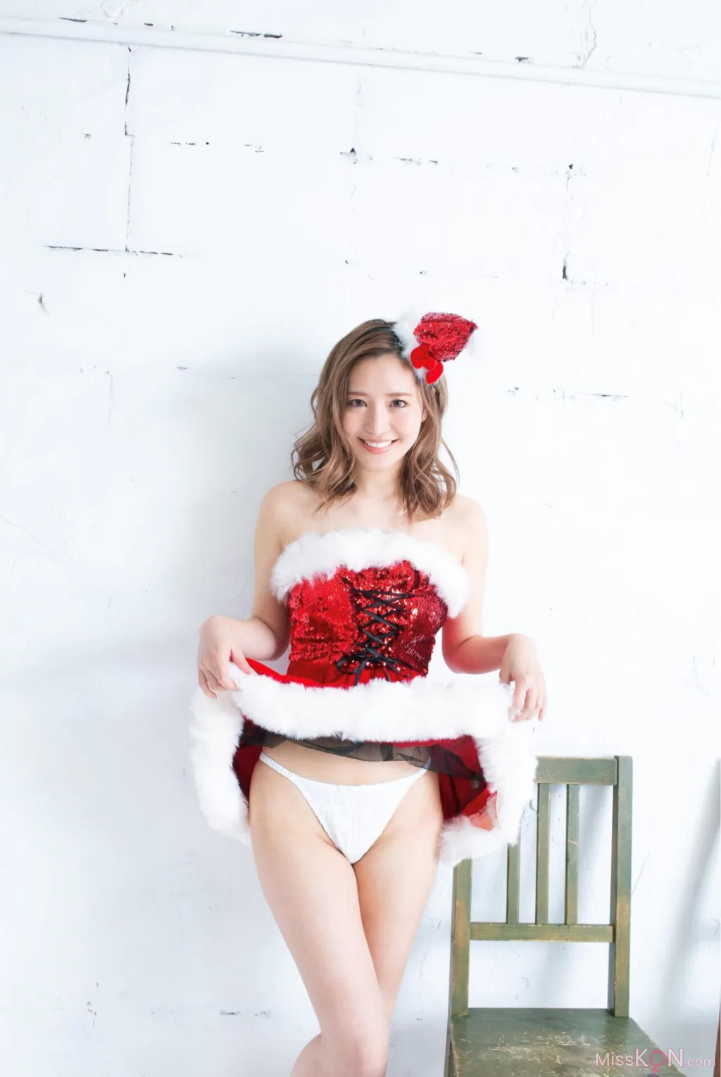 [JP] Sarina Kurokawa (黒川さりな): Red 005 Kurokawa  Sarina 01 (56 photos)