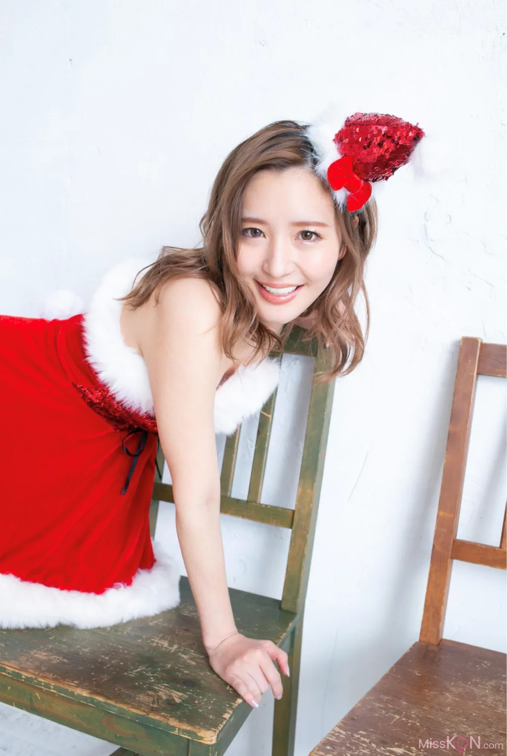 [JP] Sarina Kurokawa (黒川さりな): Red 005 Kurokawa  Sarina 01 (56 photos)