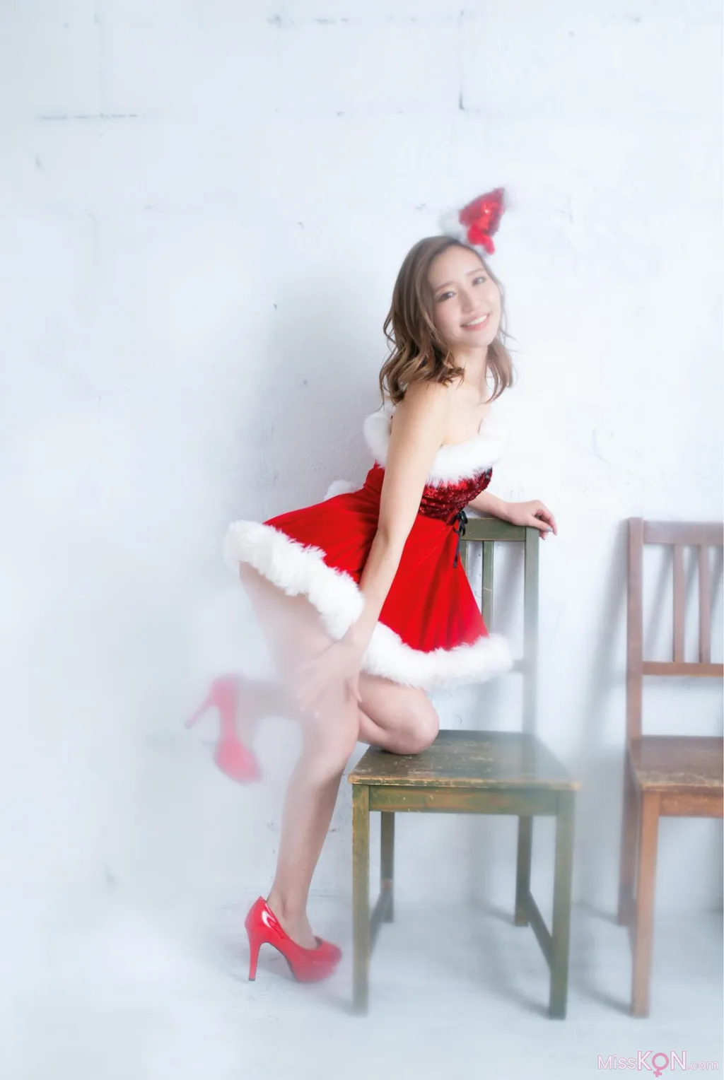 [JP] Sarina Kurokawa (黒川さりな): Red 005 Kurokawa  Sarina 01 (56 photos)