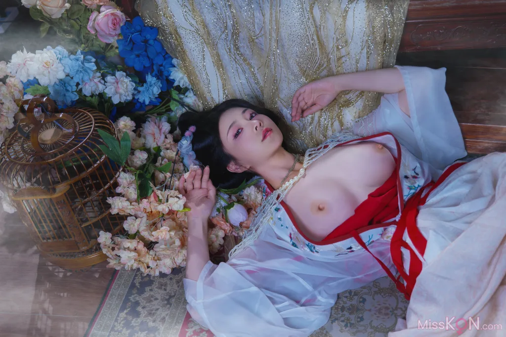 Coser@年年Nnian: 广寒宫 (80 photos)