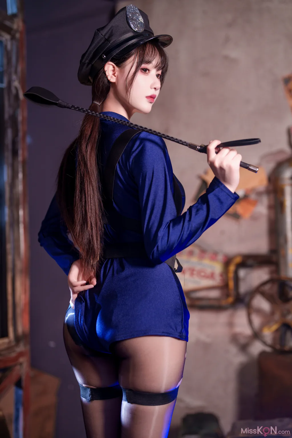 Coser@羽生三未: 纯狱之风女警 (31 photos)