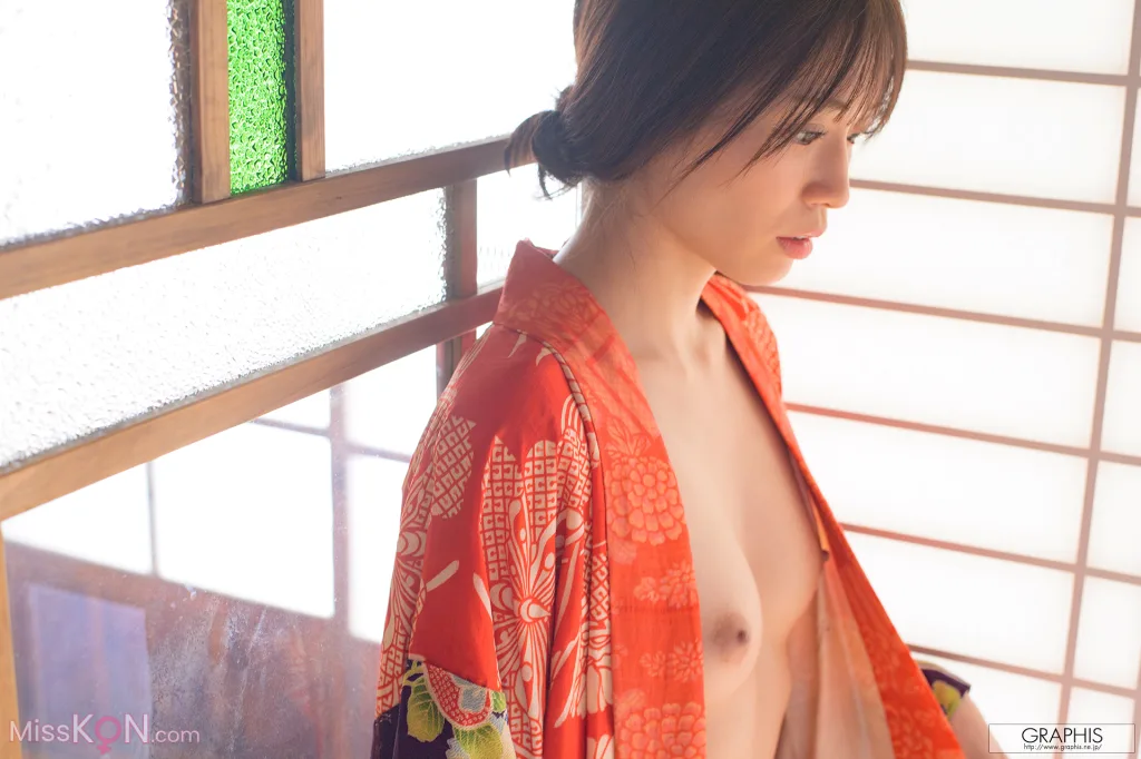 [JP] Miho Nana (未歩なな): [Graphis Gals] No.552 VIVACIOUS (141 photos)