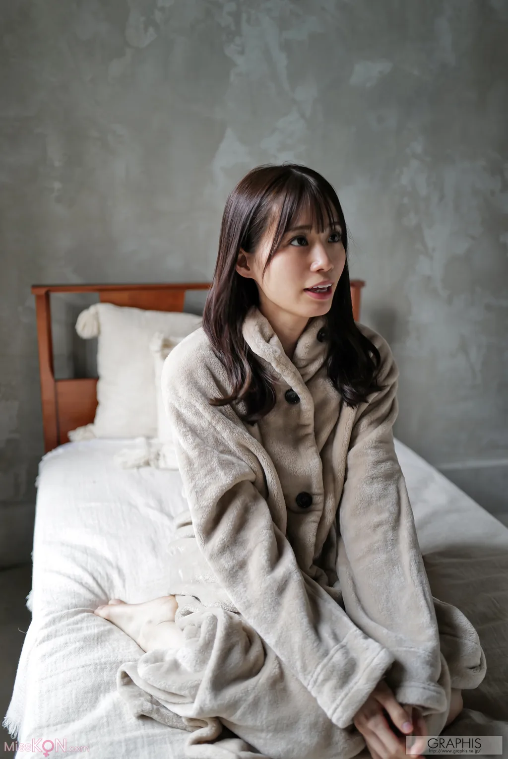 [JP] Miho Nana (未歩なな): [Graphis Gals] No.552 VIVACIOUS (141 photos)