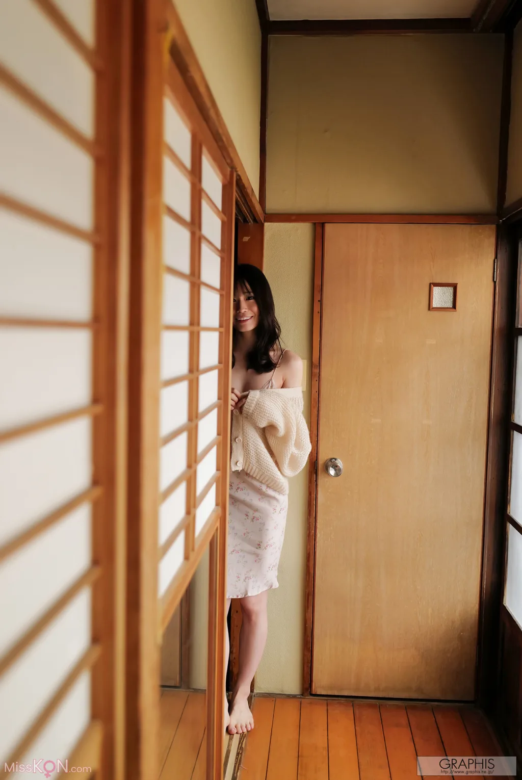 [JP] Miho Nana (未歩なな): [Graphis Gals] No.552 VIVACIOUS (141 photos)